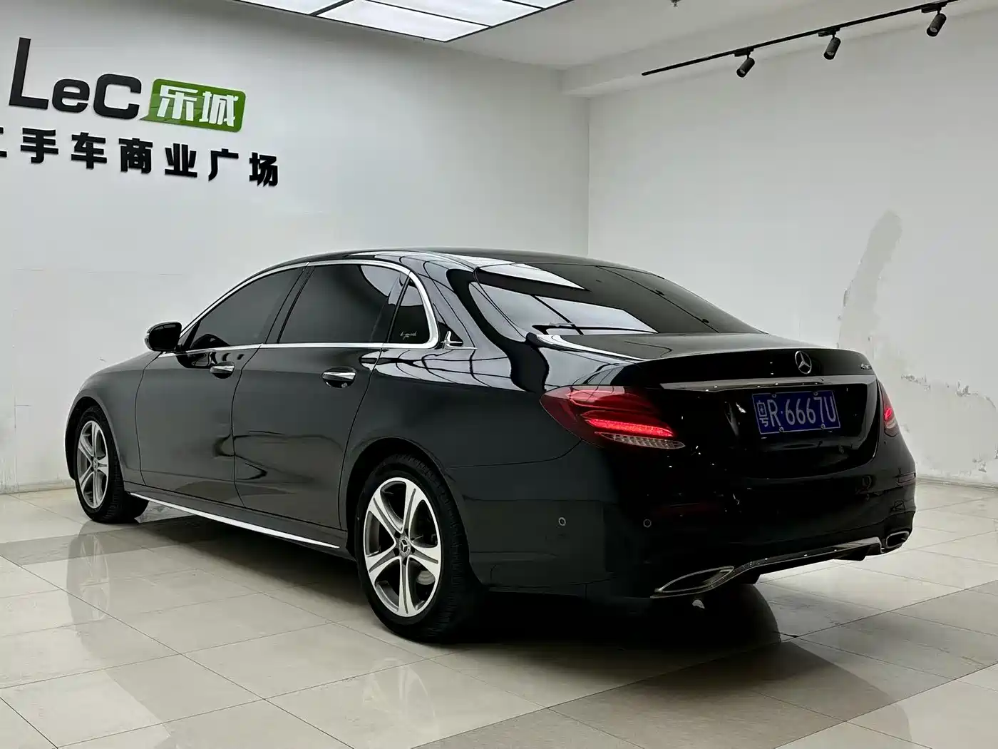 Mercedes-Benz E-Class 2019 E 200 L Sport фото 5