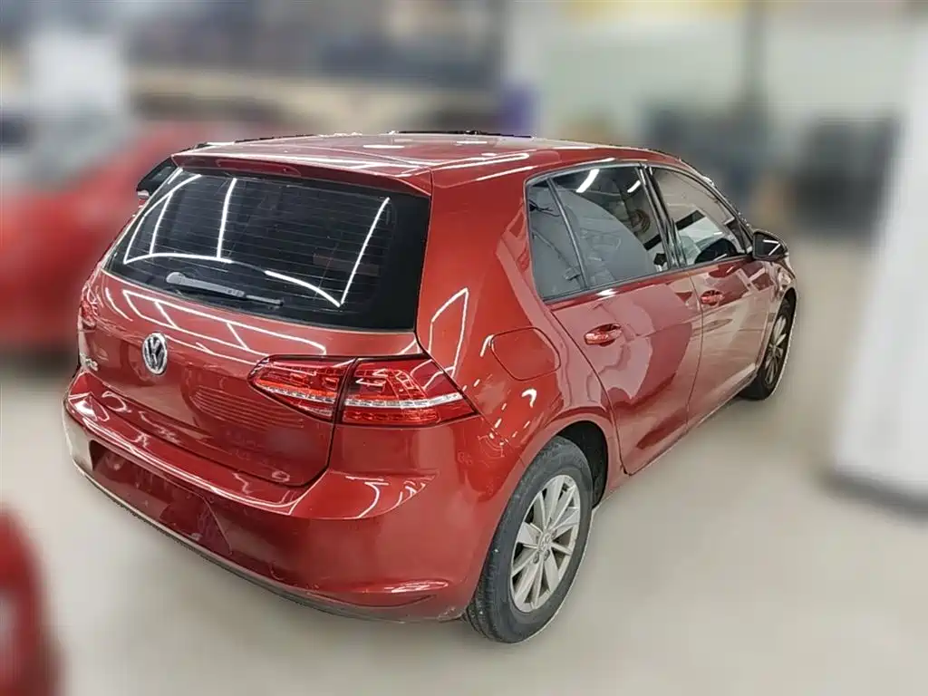 Volkswagen Golf 2014 1.6L Automatic Fashion Edition фото 12