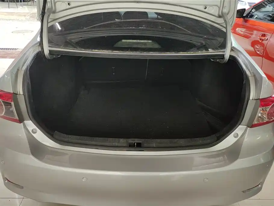 Toyota Corolla 2012 Styling Edition 1.6L Automatic GL фото 4