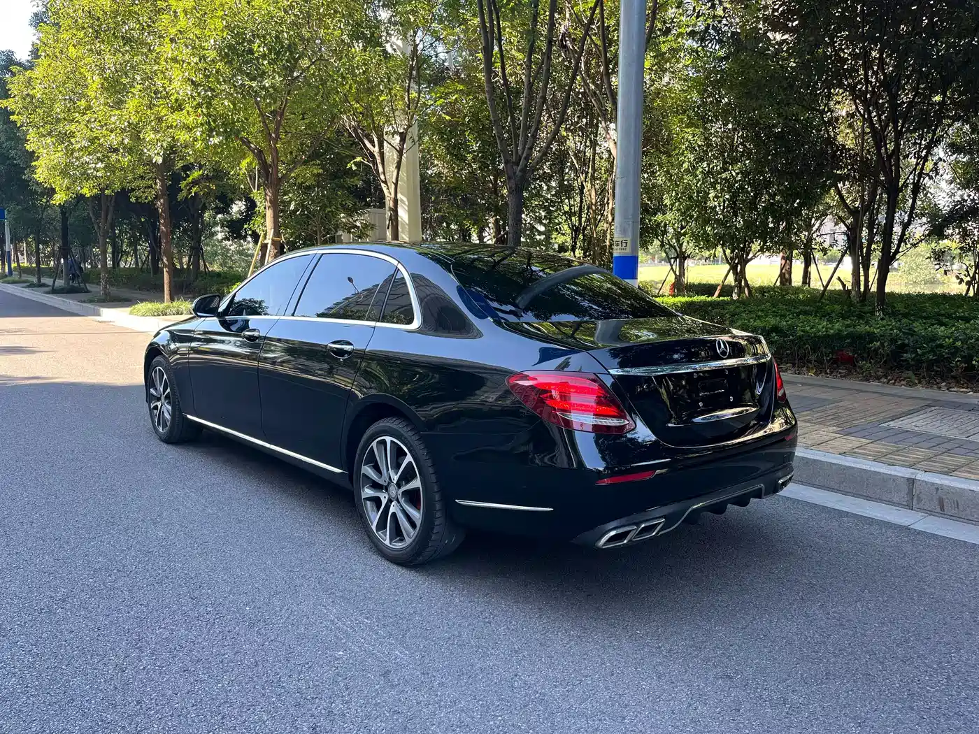 Mercedes-Benz E-Class 2016 E 300 L Fashion Type фото 5