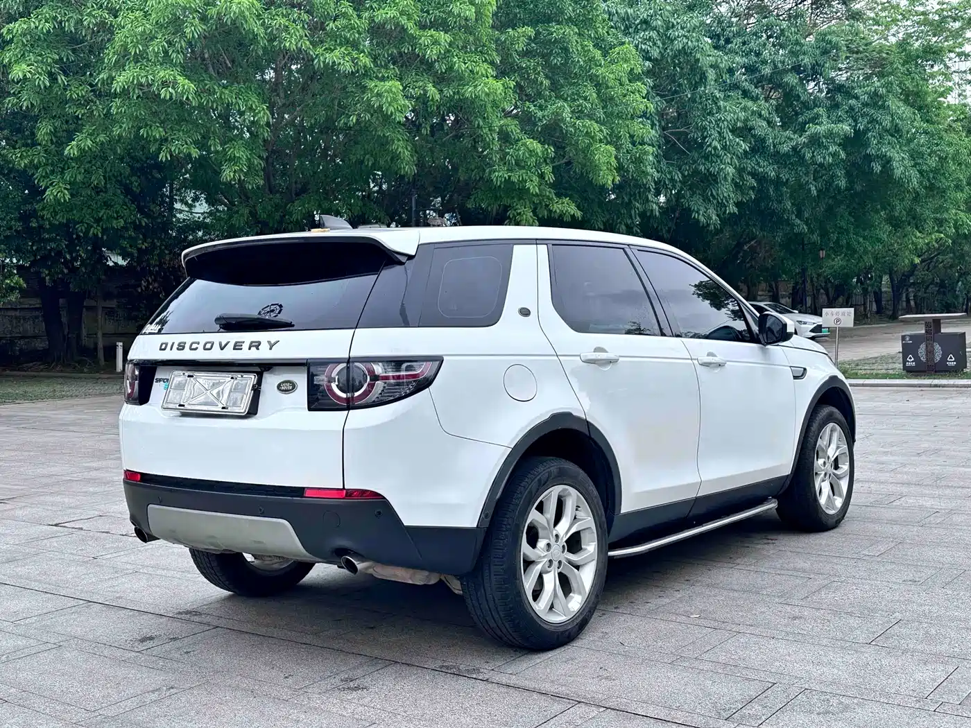 Land Rover Discovery Sport 2018 240PS HSE Edition фото 11