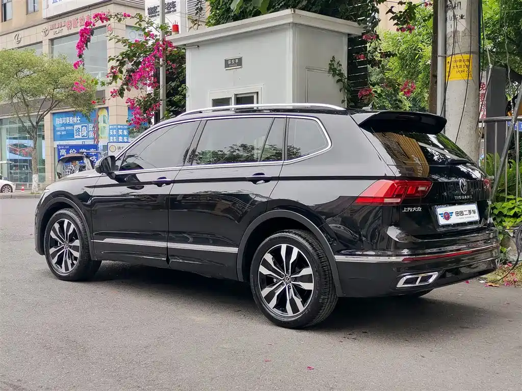 Volkswagen Tiguan L 2024 Outstanding 330TSI Auto 2WD R-Line Dragon Glory Edition фото 4