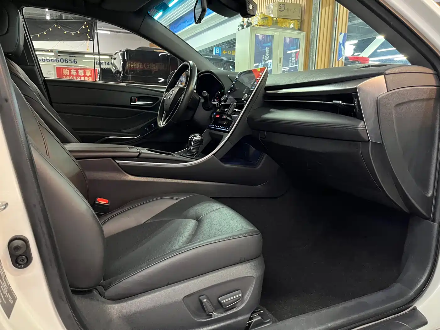 Toyota Avalon 2019 Hybrid 2.5L Luxury Edition China VI фото 13
