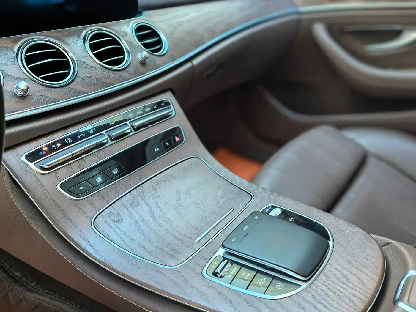 Mercedes-Benz E-Class 2023 Facelift E 260 L фото 17