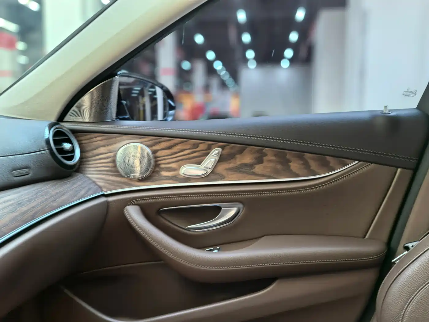 Mercedes-Benz E-Class 2023 Facelift E 260 L фото 18