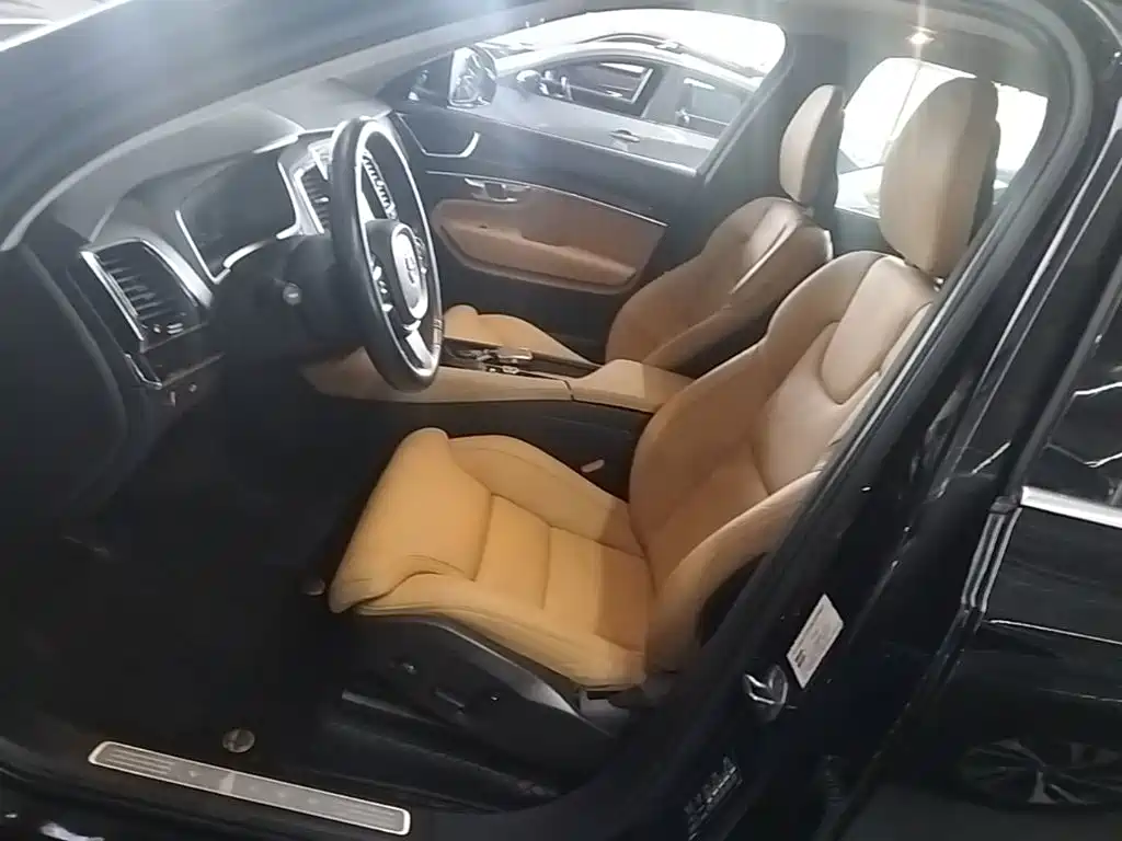 Photo 15 - Volvo XC90