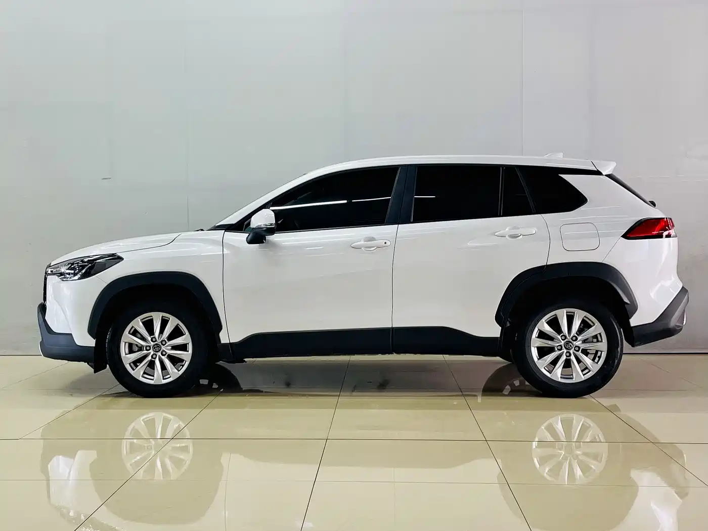 Toyota Corolla Cross 2023 2.0L Elite Edition фото 5