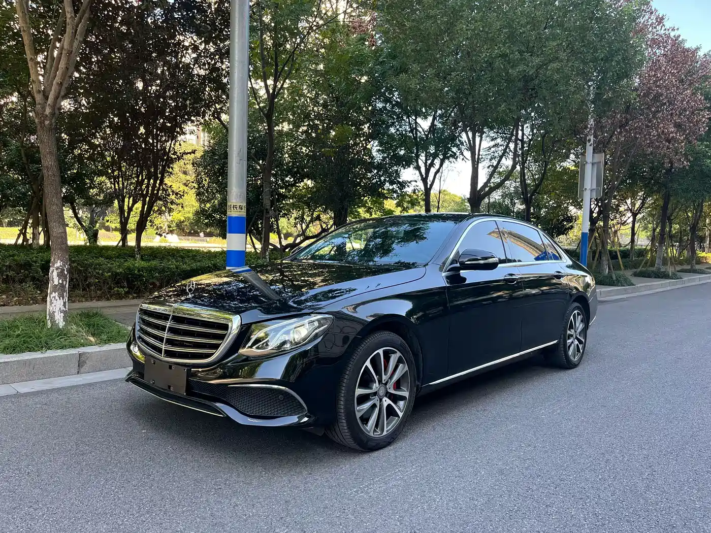 Mercedes-Benz E-Class 2016 E 300 L Fashion Type