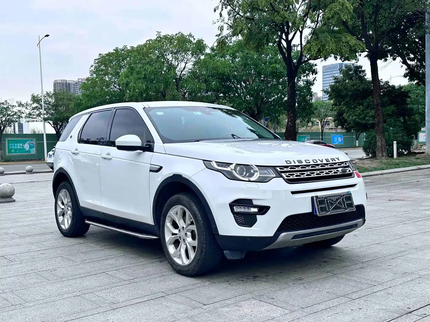 Land Rover Discovery Sport 2018 240PS HSE Edition фото 3