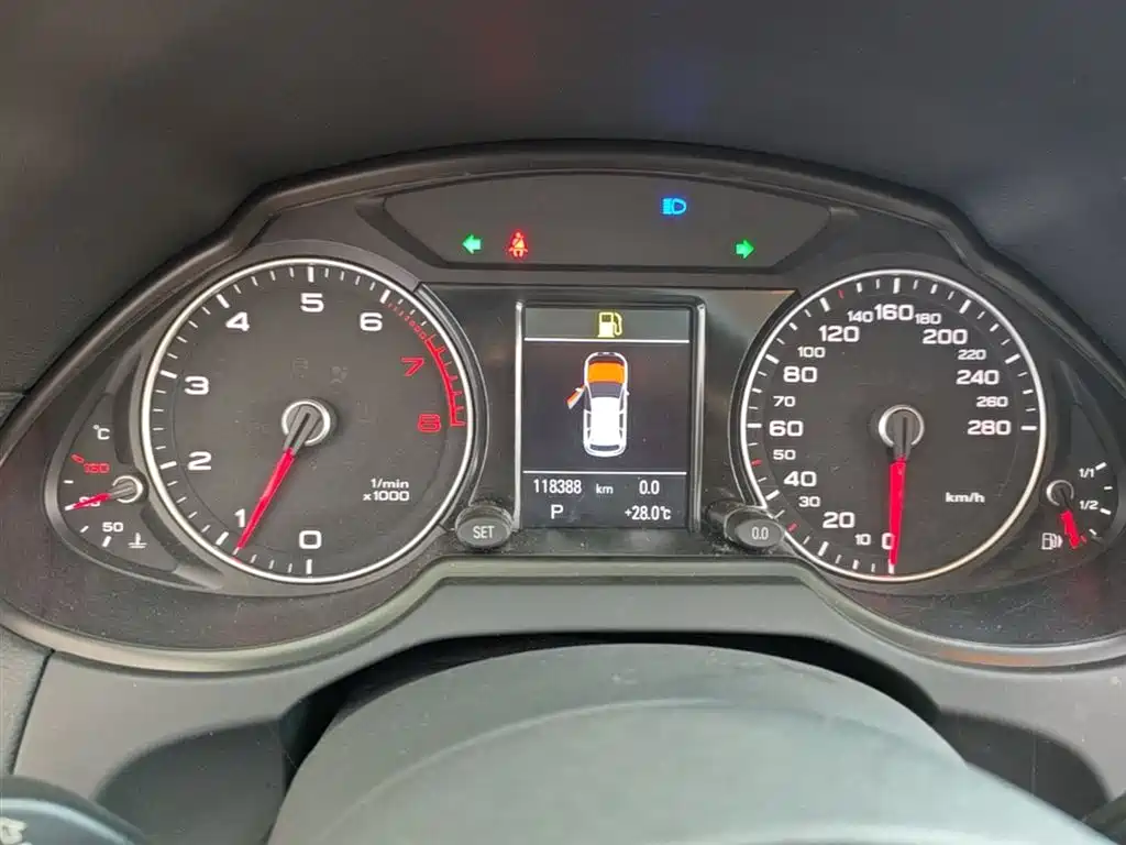 Audi Q5 2017 Plus 40 TFSI Technology фото 12