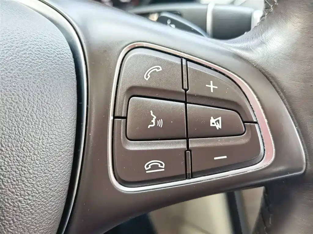 Mercedes-Benz GLC 2018 GLC 300 4MATIC Dynamic фото 31
