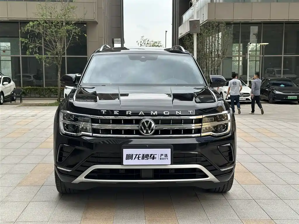 Volkswagen Teramont 2023 330TSI FWD Premium Luxury Edition фото 3
