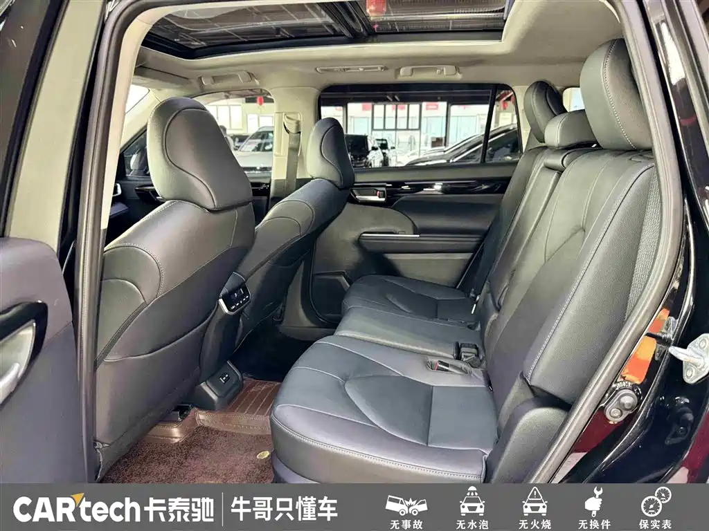 Toyota Highlander 2023 2.5L Smart Hybrid Dual Engine AWD Premium 7-Seater фото 24