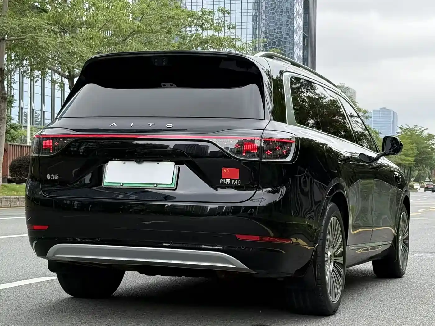 AITO Wenjie AITO M9 2025 Extended Range Ultra 52kWh 6-Seater фото 24