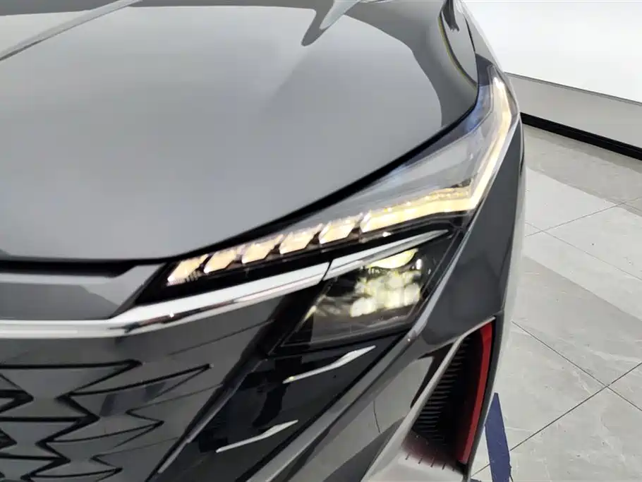 CHANGAN CHANGAN AUCHAN Z6