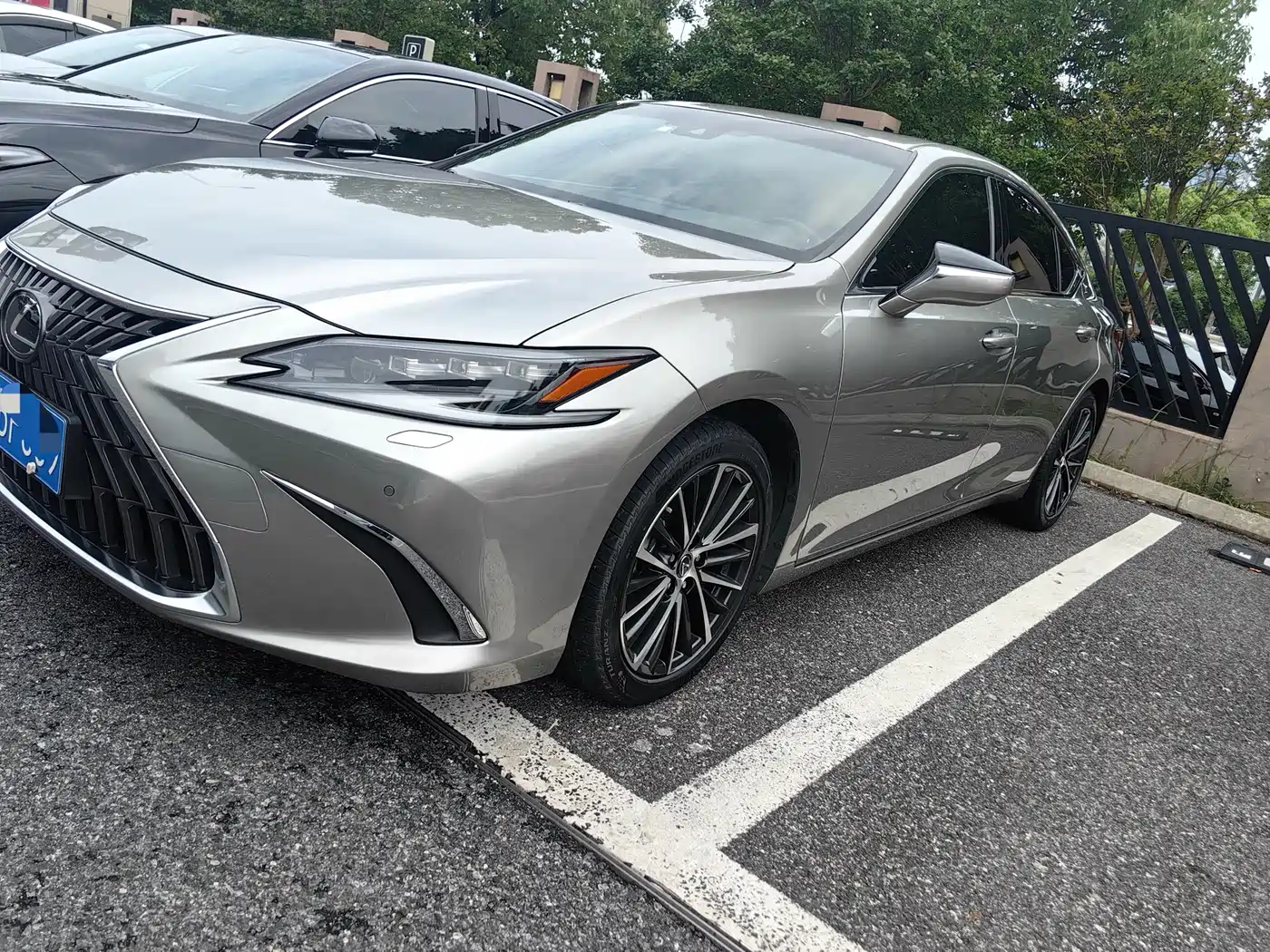 Lexus ES 2022 300h Ultimate Edition