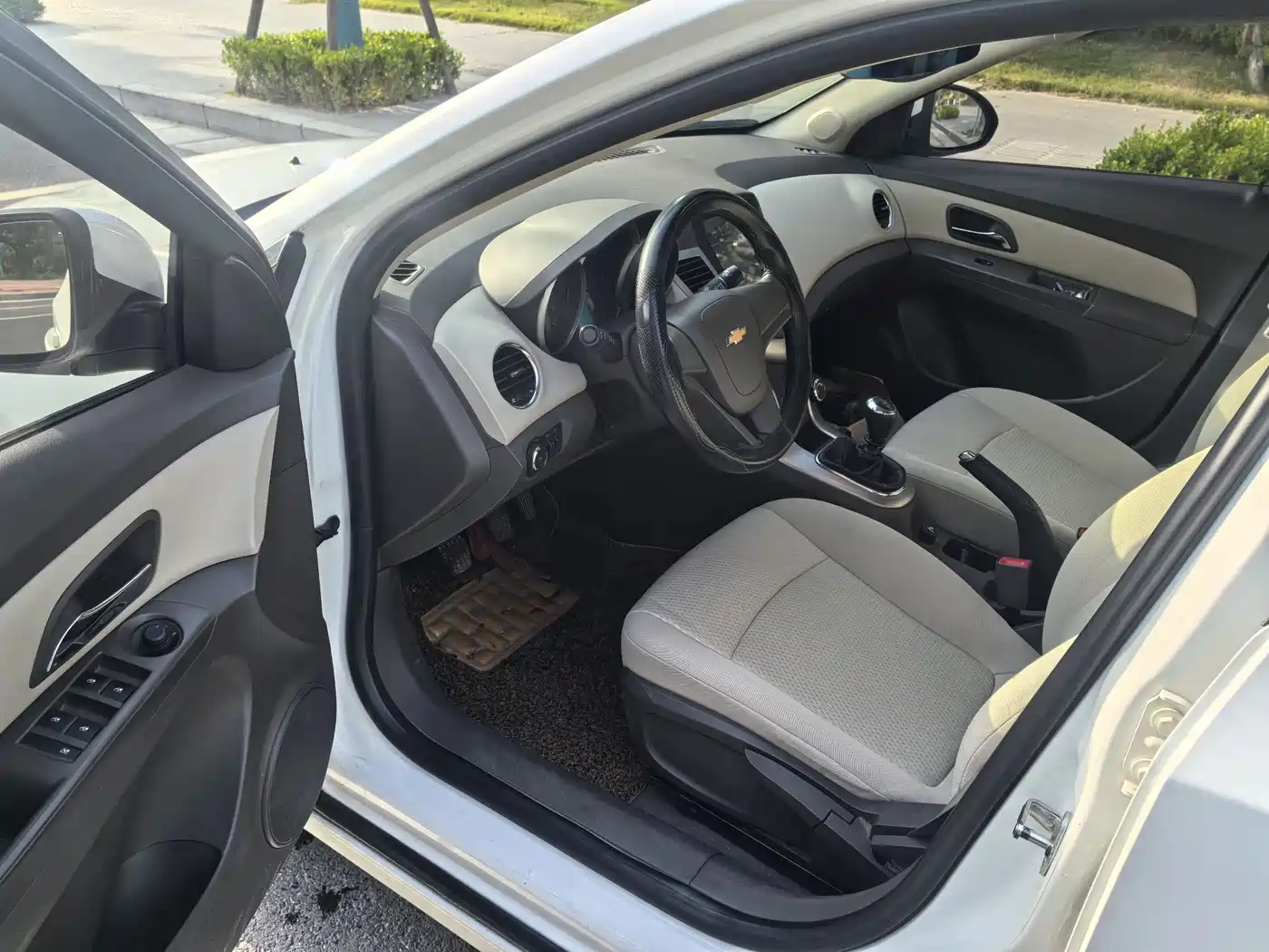 Chevrolet Cruze 2015 1.5L Classic SL MT фото 10