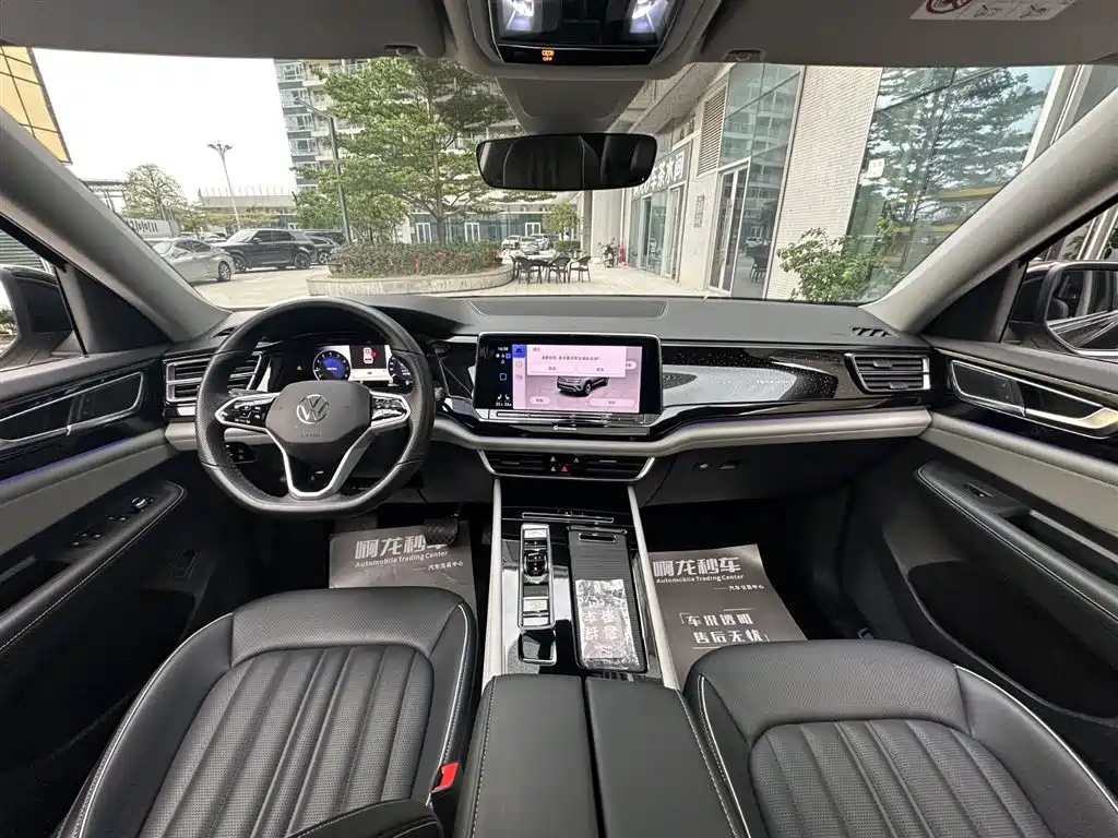 Volkswagen Teramont 2023 330TSI FWD Premium Luxury Edition фото 5
