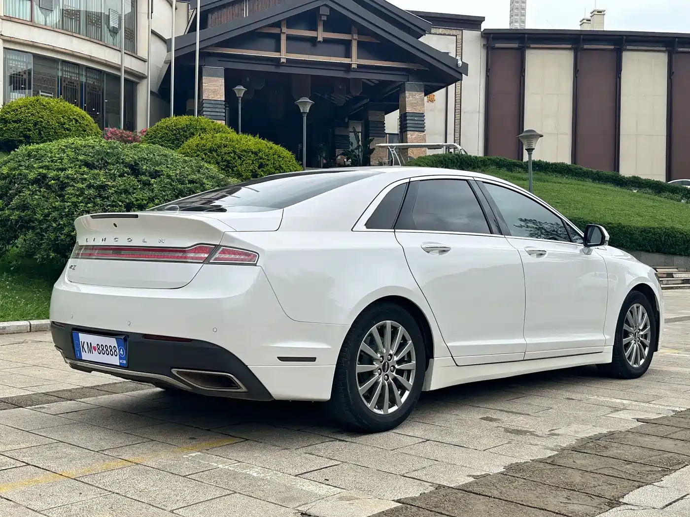 LINCOLN MKZ