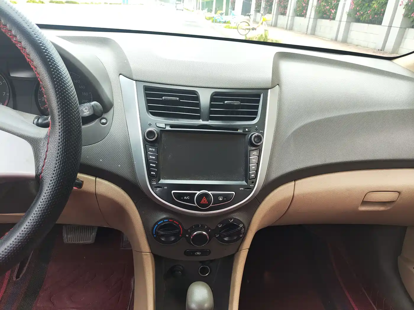 Hyundai Verna 2010 Sedan 1.4L Automatic Fashion GT фото 7