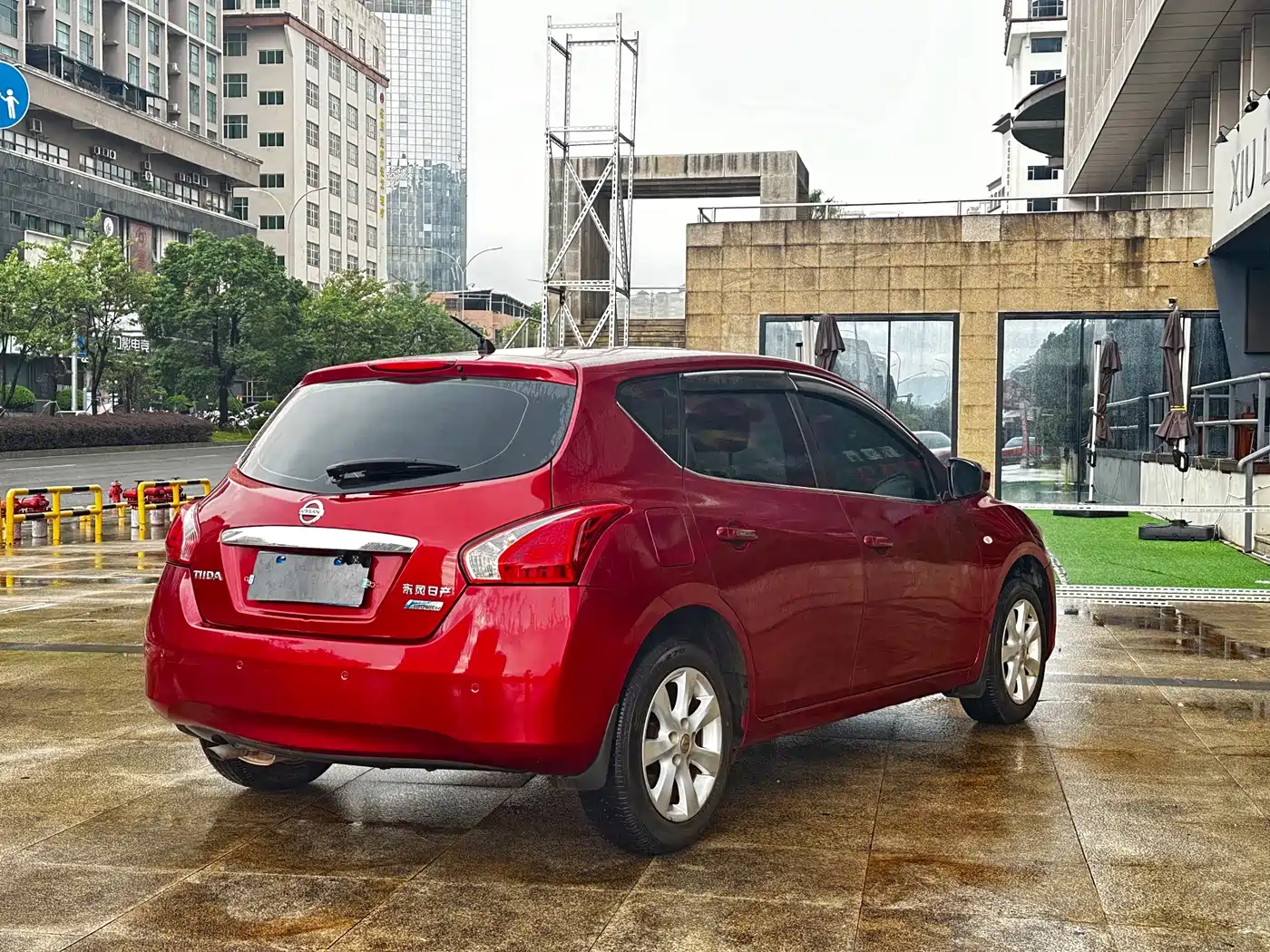 Фото 15 - Nissan Tiida