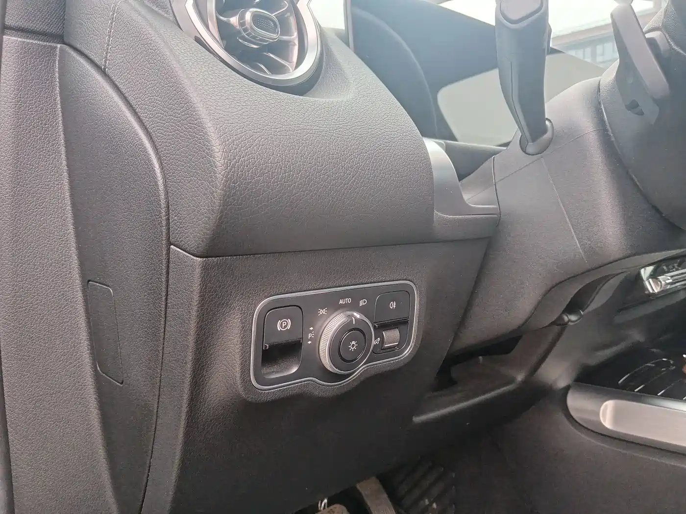 Mercedes-Benz GLB 2020 Facelift GLB 200 Style фото 20