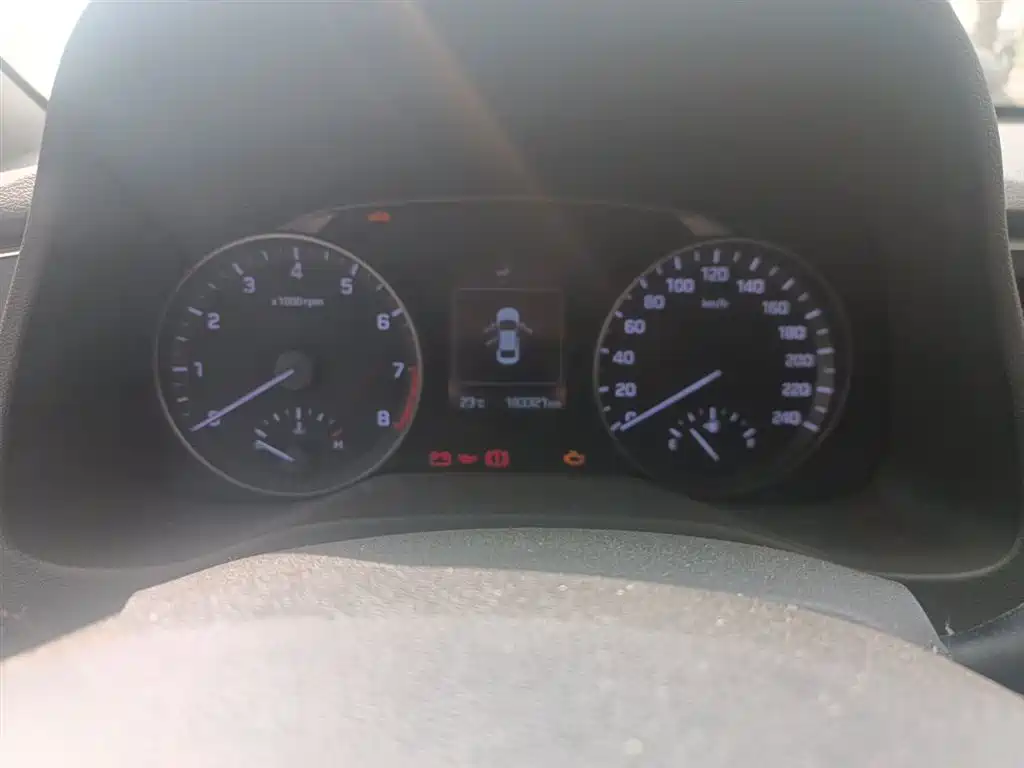 Hyundai Elantra 2016 1.6L Manual Smart·Youth Edition фото 4