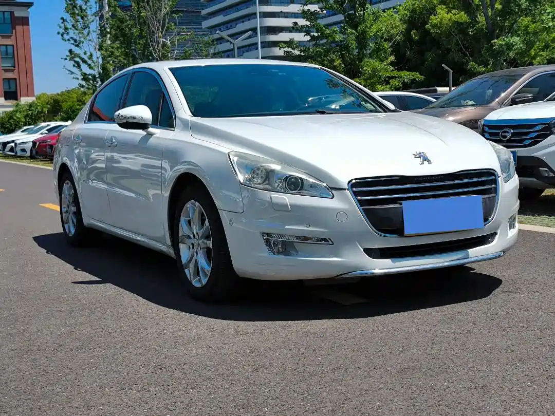 Peugeot 508 2013 2.3L Roland Garros Edition фото 3