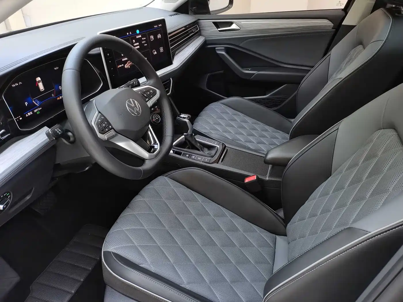 Volkswagen Sagitar 2023 300TSI DSG Surpassing Edition фото 7