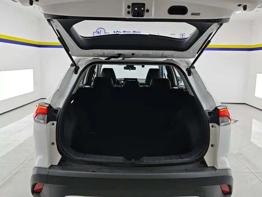 Photo 4 - Toyota Corolla Cross