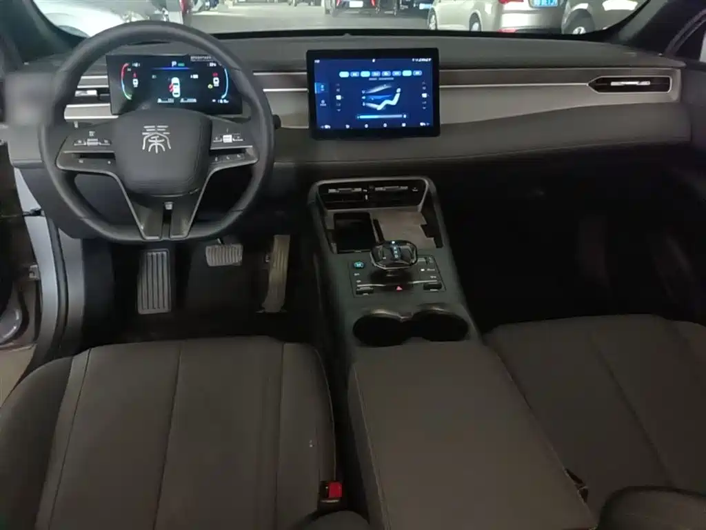 BYD Qin PLUS 2025 DM-i Smart Drive 55KM Leader фото 10