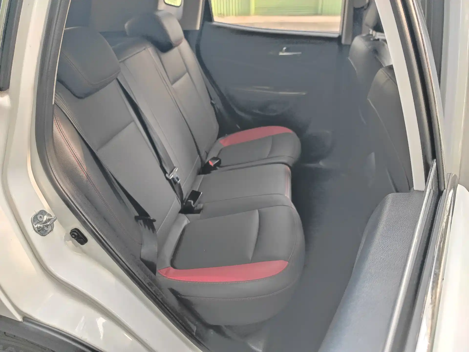 Фото 31 - Changan CS15