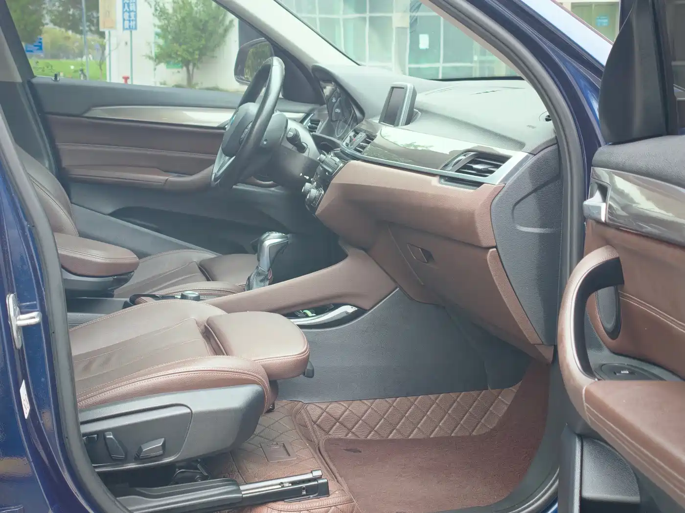 BMW X1 2018 xDrive20Li Premium Model фото 15
