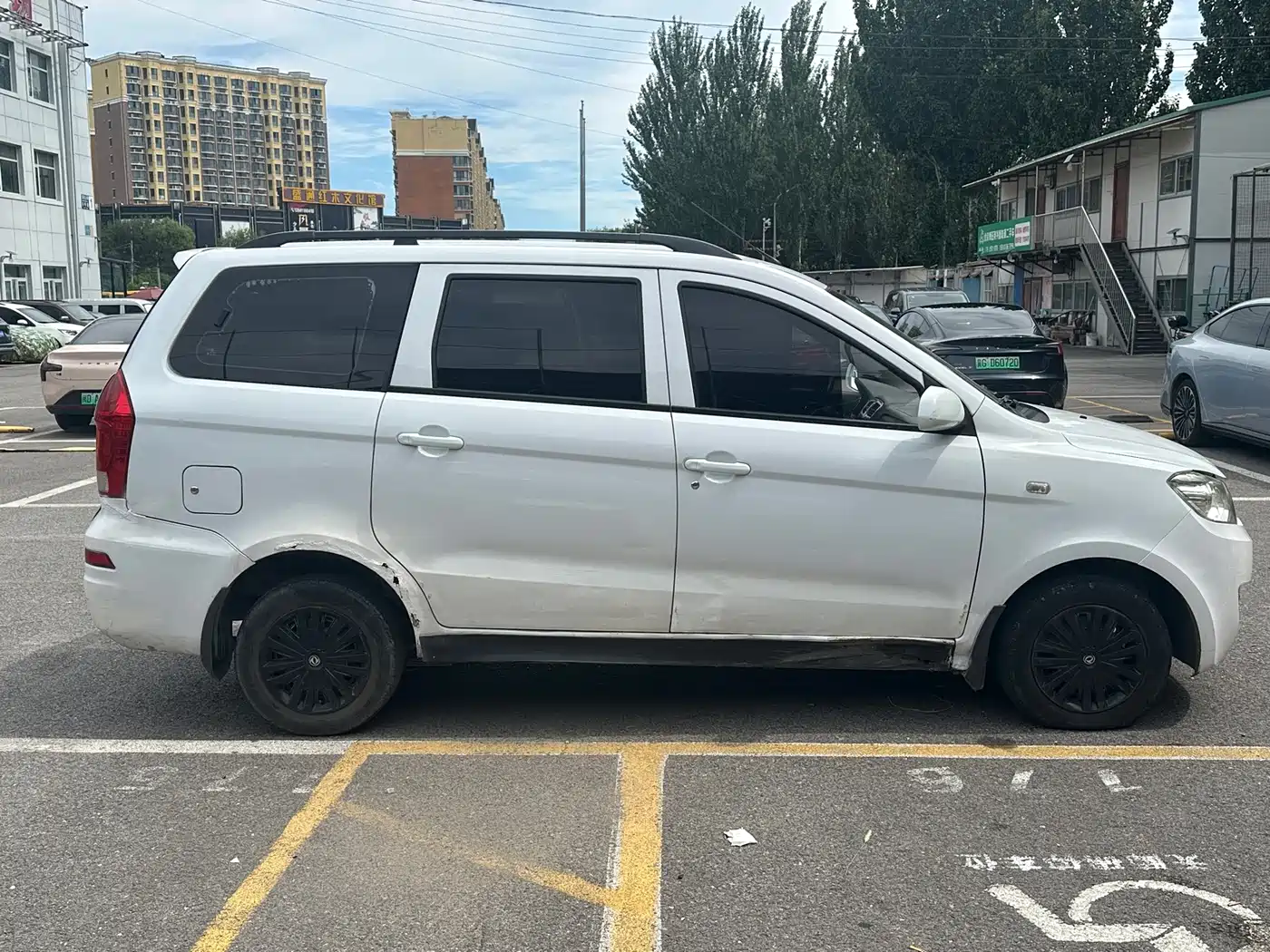 Dongfeng Fengguang Fengguang 360 2015 2015 Model 1.5L Manual Comfort 7-seater China IV