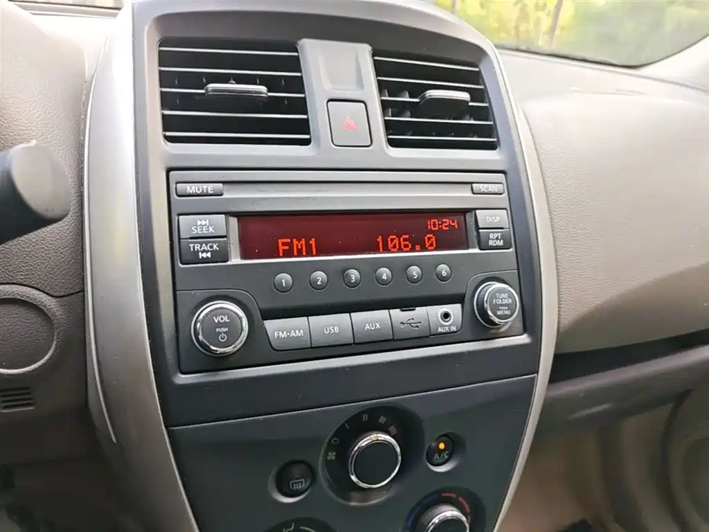 Nissan Sunny 2016 2015 1.5XE Manual Comfort