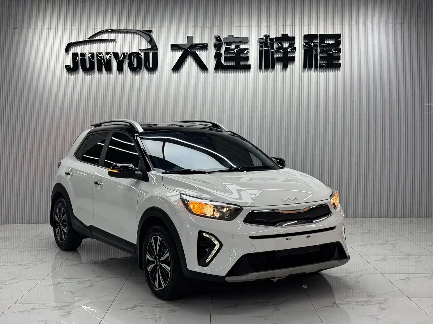 Kia KX1 2021 1.4L CVT Fun Sunroof Version фото 2