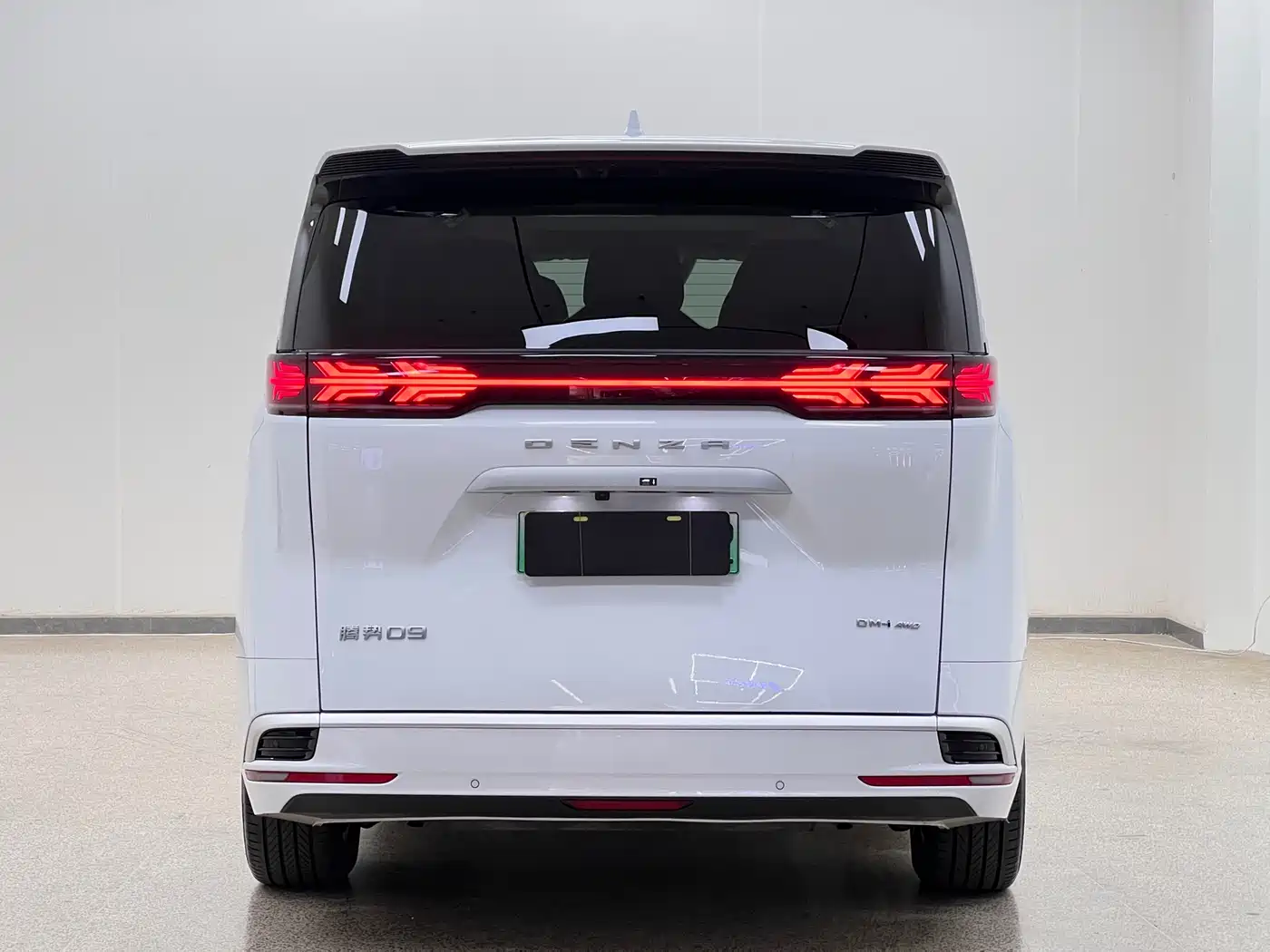 Denza D9 2024 DM-i 980 AWD Prestige фото 6