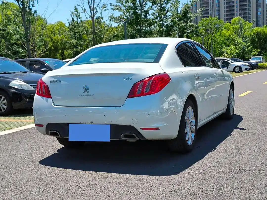 Peugeot 508 2013 2.3L Roland Garros Edition фото 4