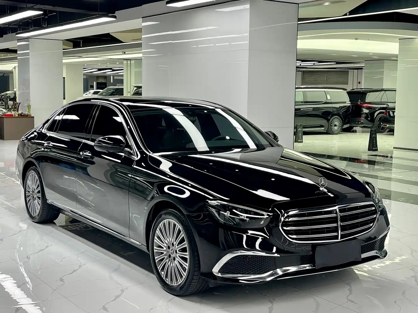 MERCEDES-BENZ E CLASS