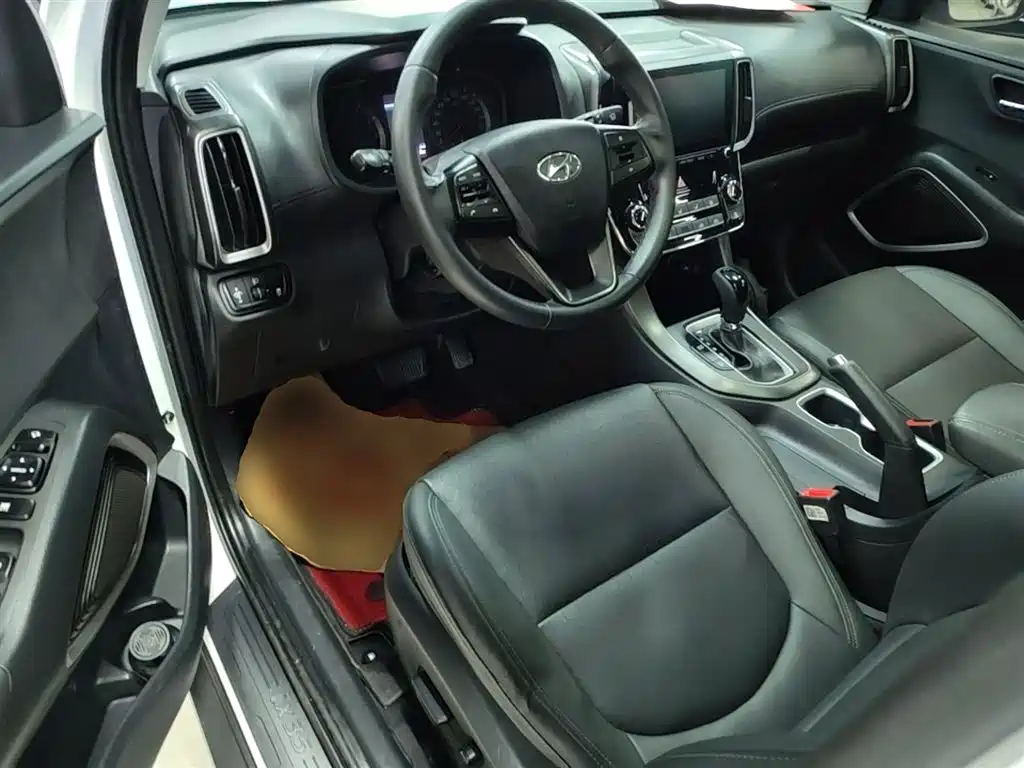 Hyundai Beijing Hyundai ix35 2018 2.0L Automatic 2WD Zhiyong·Enjoyment Edition фото 10