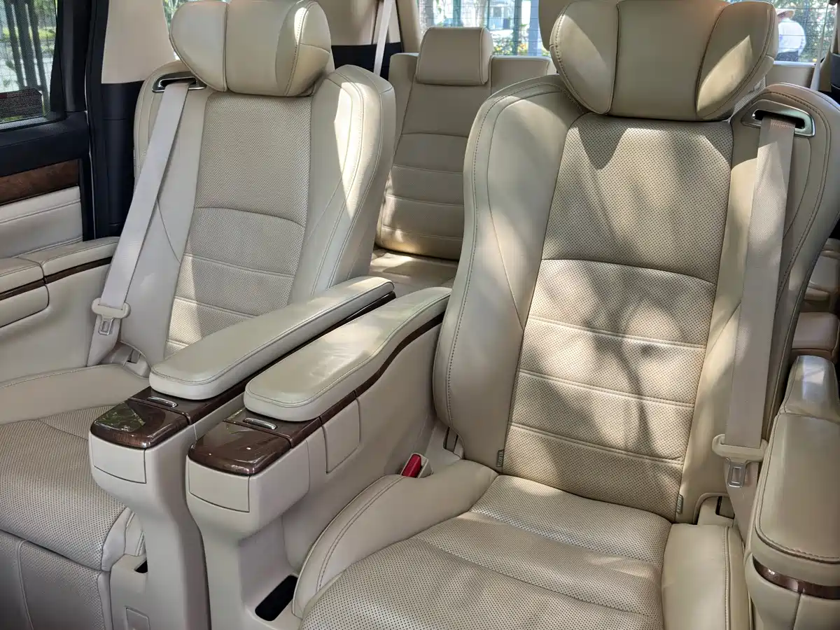 Toyota Alphard 2018 3.5L Premium фото 26