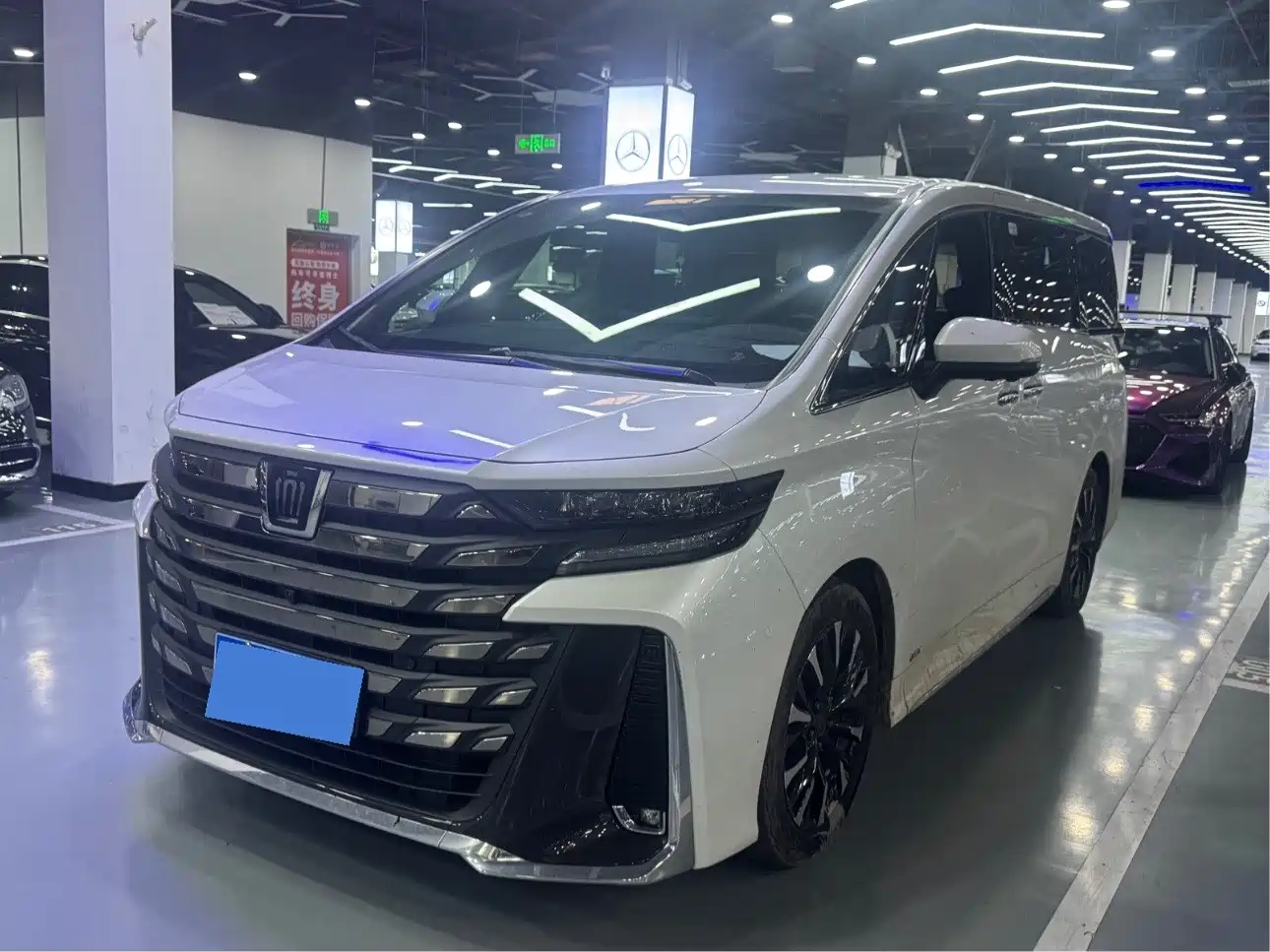Toyota Alphard 2023 Dual Hybrid 2.5L Ultimate Gold Edition