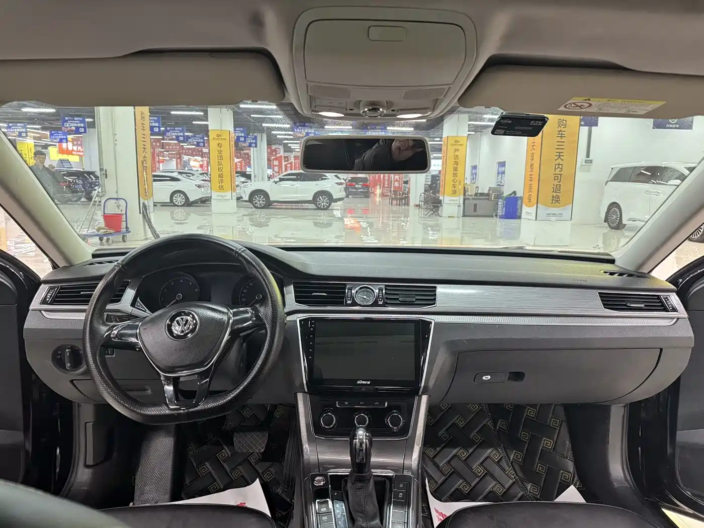 Volkswagen Passat 2017 280TSI DSG Prestige фото 4