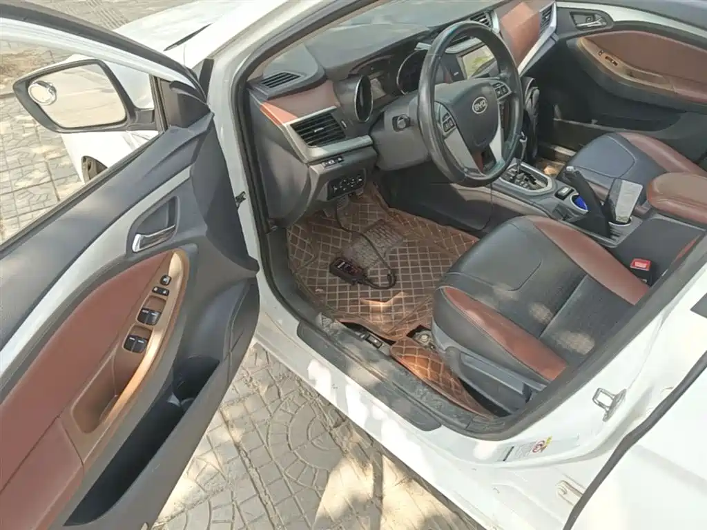 BYD G5 2014 1.5TID Automatic Premium фото 16