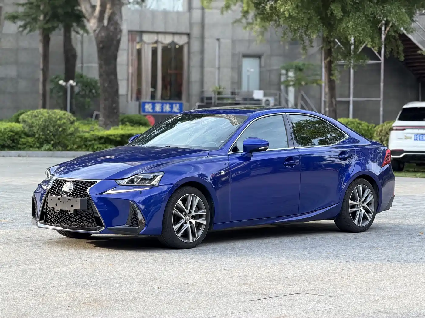 Lexus IS