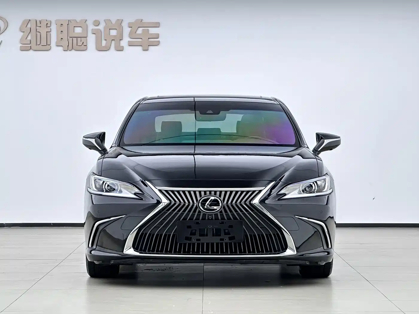 Фото 2 - Lexus ES