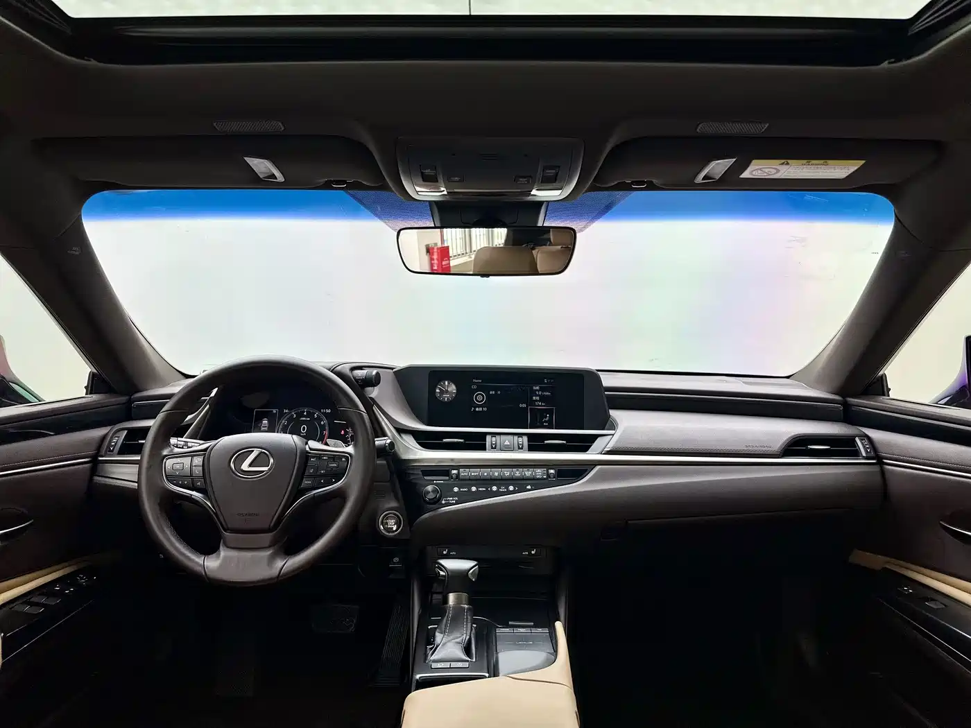 Фото 10 - Lexus ES