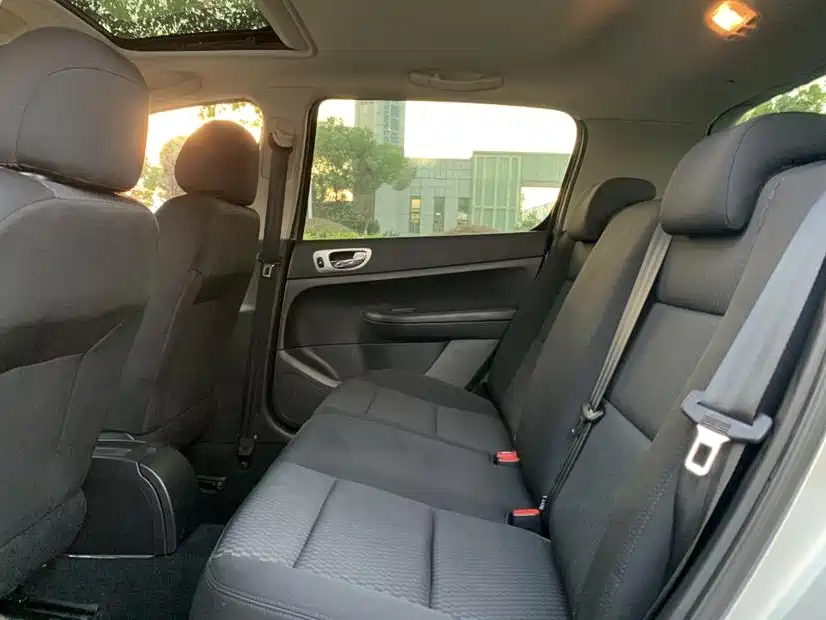Peugeot 307 2013 1.6L Automatic CROSS фото 8