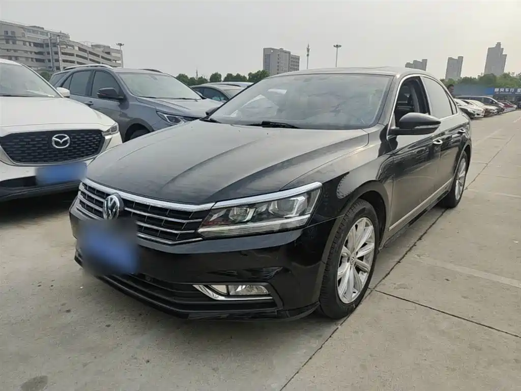 Volkswagen Passat 2017 330TSI DSG Prestige фото 2