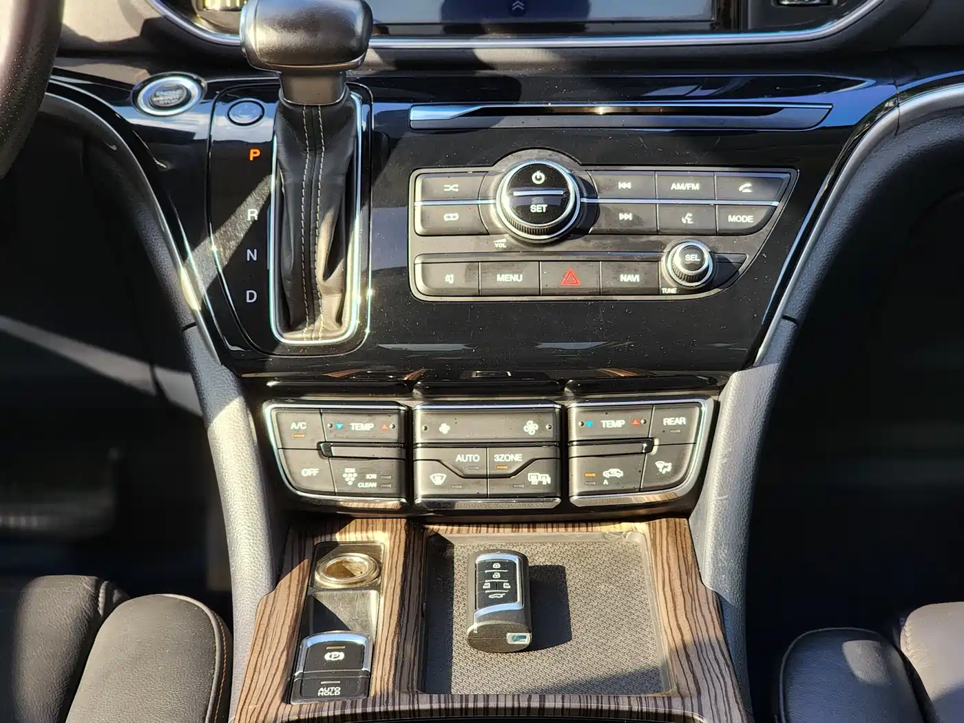 GAC Trumpchi Trumpchi M8 2018 320T Premium Edition фото 16
